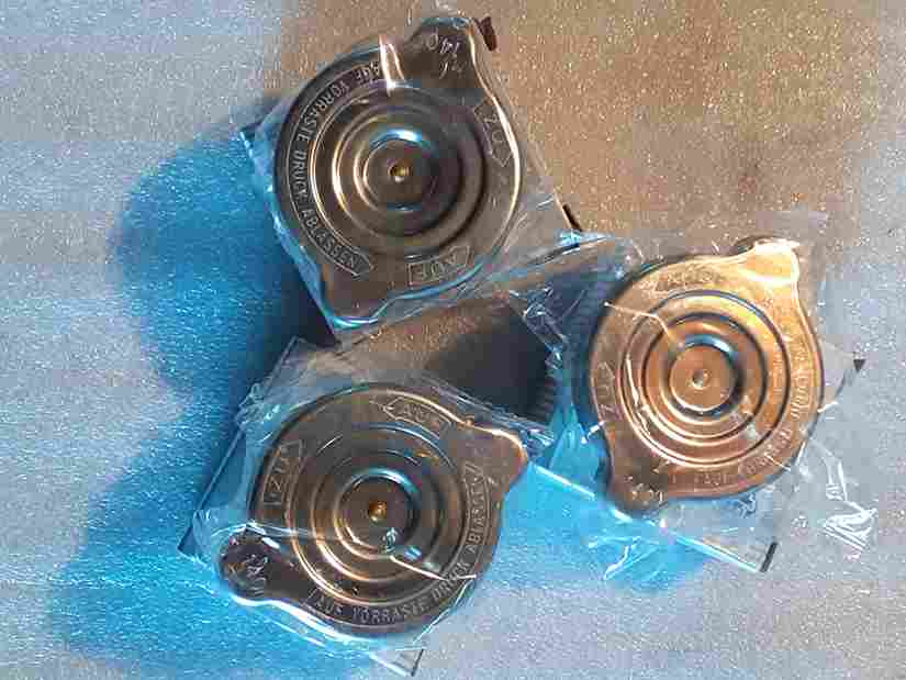 Antifiriz çəninin qapağı W210