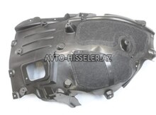 BMW G60 ön sol qanad altlığı (padkrelnik)