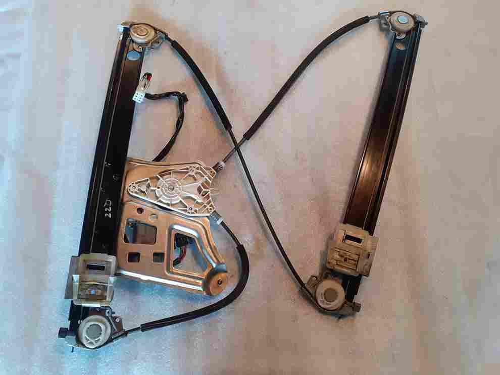 Şüşəqaldıran mexanizim  W220 