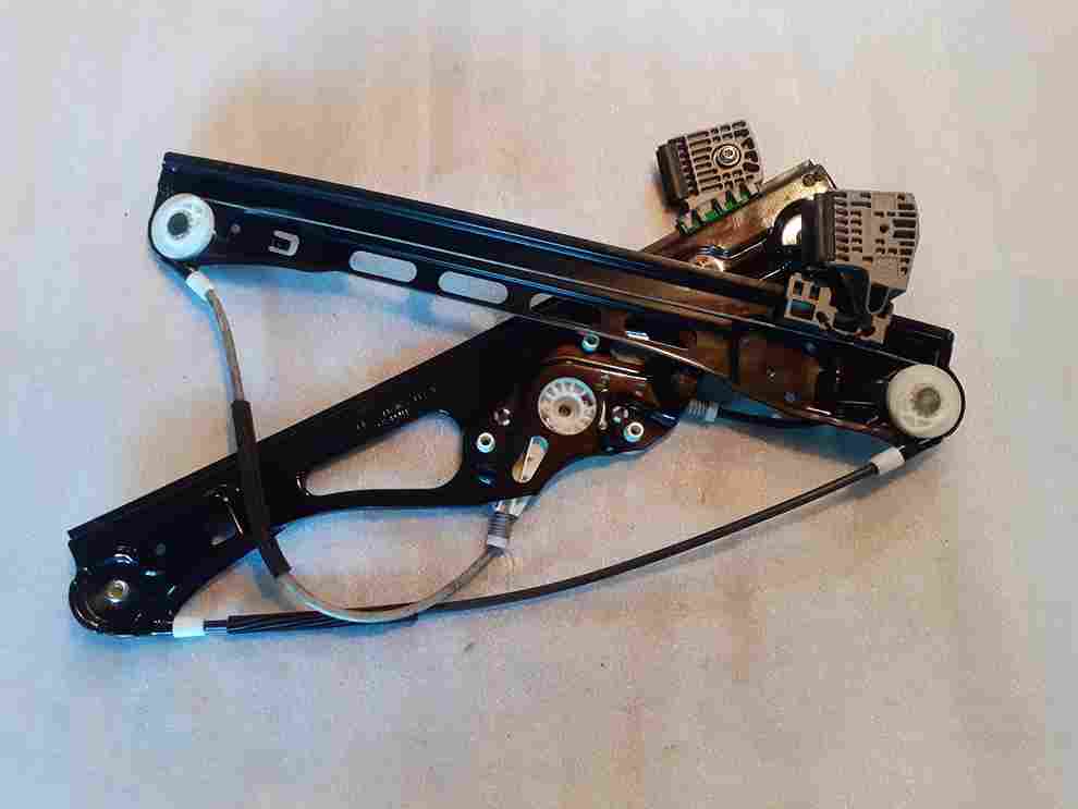 Şüşəqaldıran mexanizim  W220 