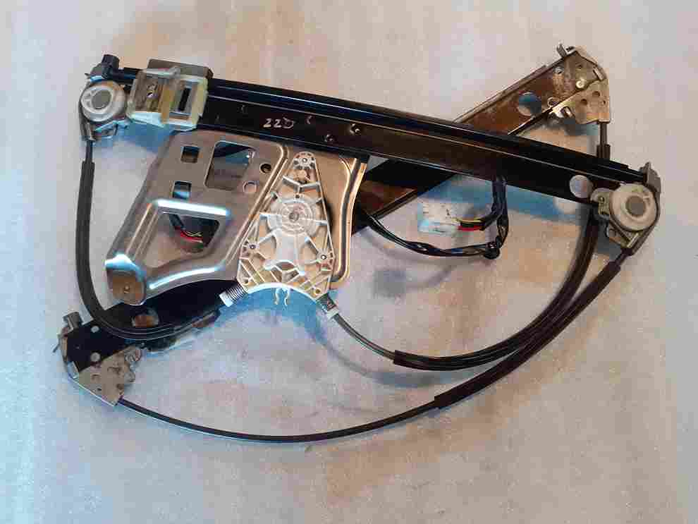 Şüşəqaldıran mexanizim  W220 