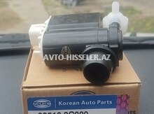 Hyundai i30 şüşəyə su vuranın mühərriki