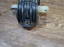 BMW F10-F01-F02 karobka paduşkası -avto-hisseler.az