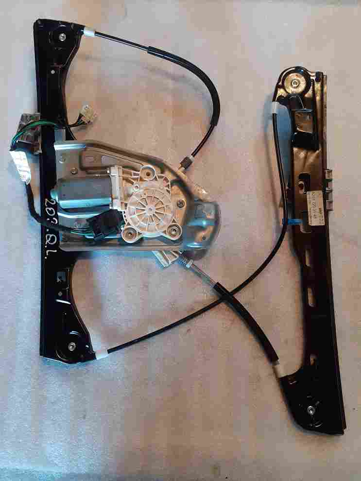 Şüşəqaldıran mexanizim  W203