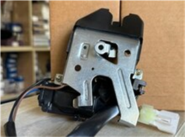 Ravon R3 və "Chevrolet Aveo" yük yeri kilidi