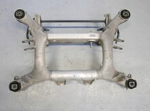 BMW G30 arxa travesi