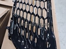 Toyota camry 2025 orta barmaqlığı