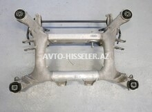 BMW G30 arxa travesi