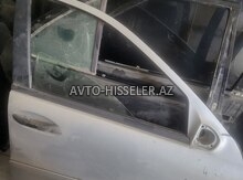 Mercedes W211 qapıları